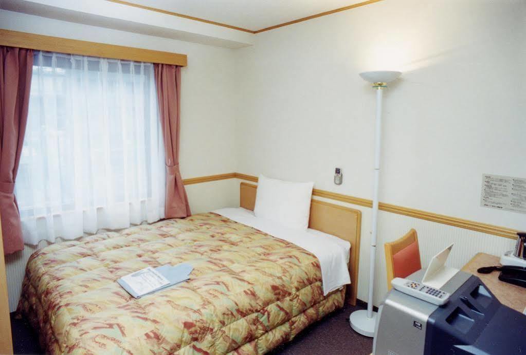Toyoko Inn Misato Ekimae Exterior foto